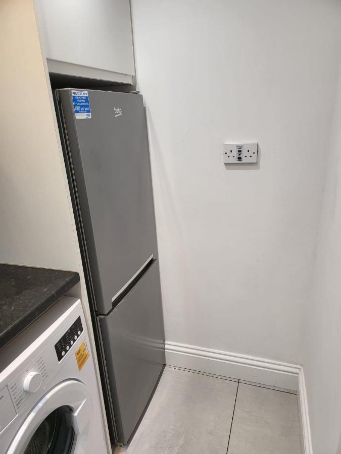 Fancy Basement Flat B Apartment London Exterior photo
